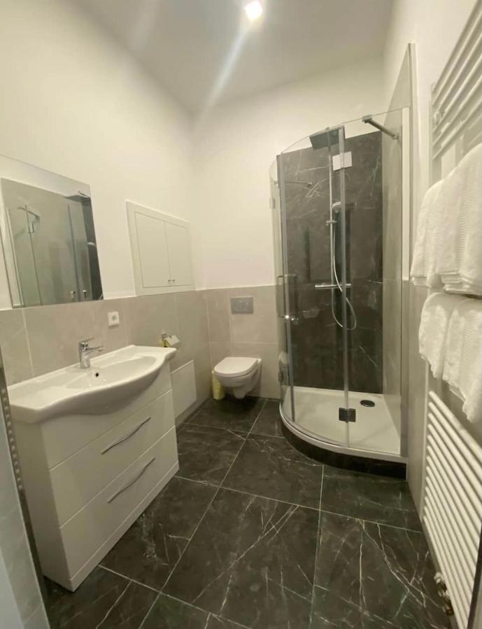 Industrial Apartment Schlossberg ลินซ์ ภายนอก รูปภาพ